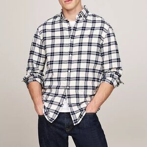 Tommy Hilfiger Plaid Brushed Flannel Shirt

#1098